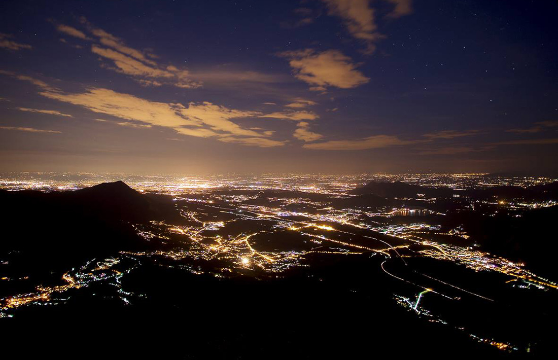 Panorama notturno da Rocca Sella - 16.08.17 #fotodelgiorno di Diego Bonafé
